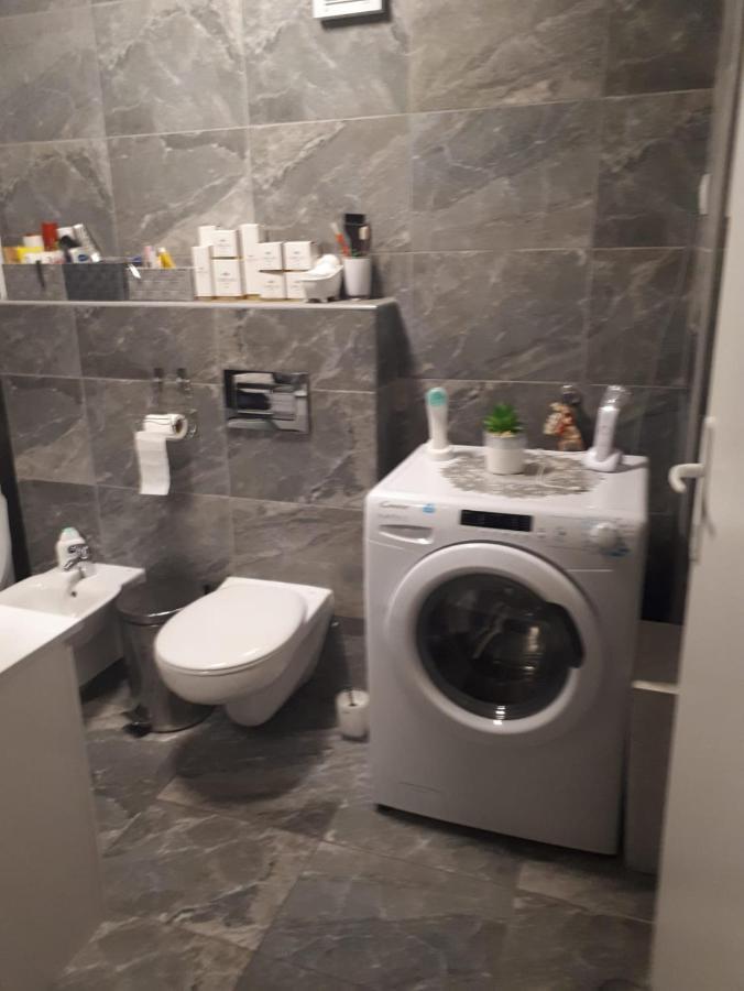 Slatka Sobica Za Dvoje Sa Upotrebom Zajednicke Kuhinje I Kupaonice Zagreb Dış mekan fotoğraf